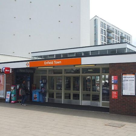 Skyvillion - Cozy Apartments In Enfield Town With Free Parking & Wifi Exterior photo