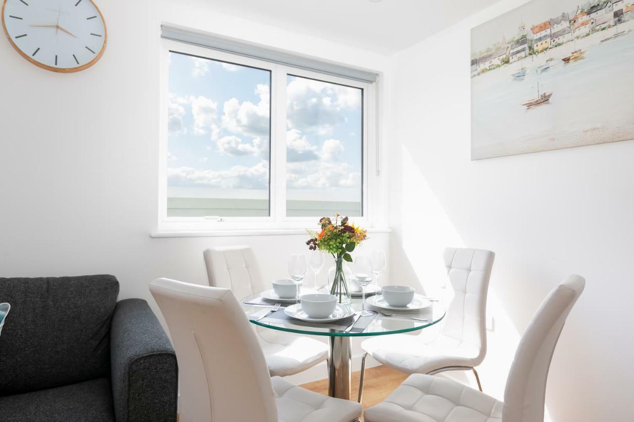 Skyvillion - Cozy Apartments In Enfield Town With Free Parking & Wifi Exterior photo
